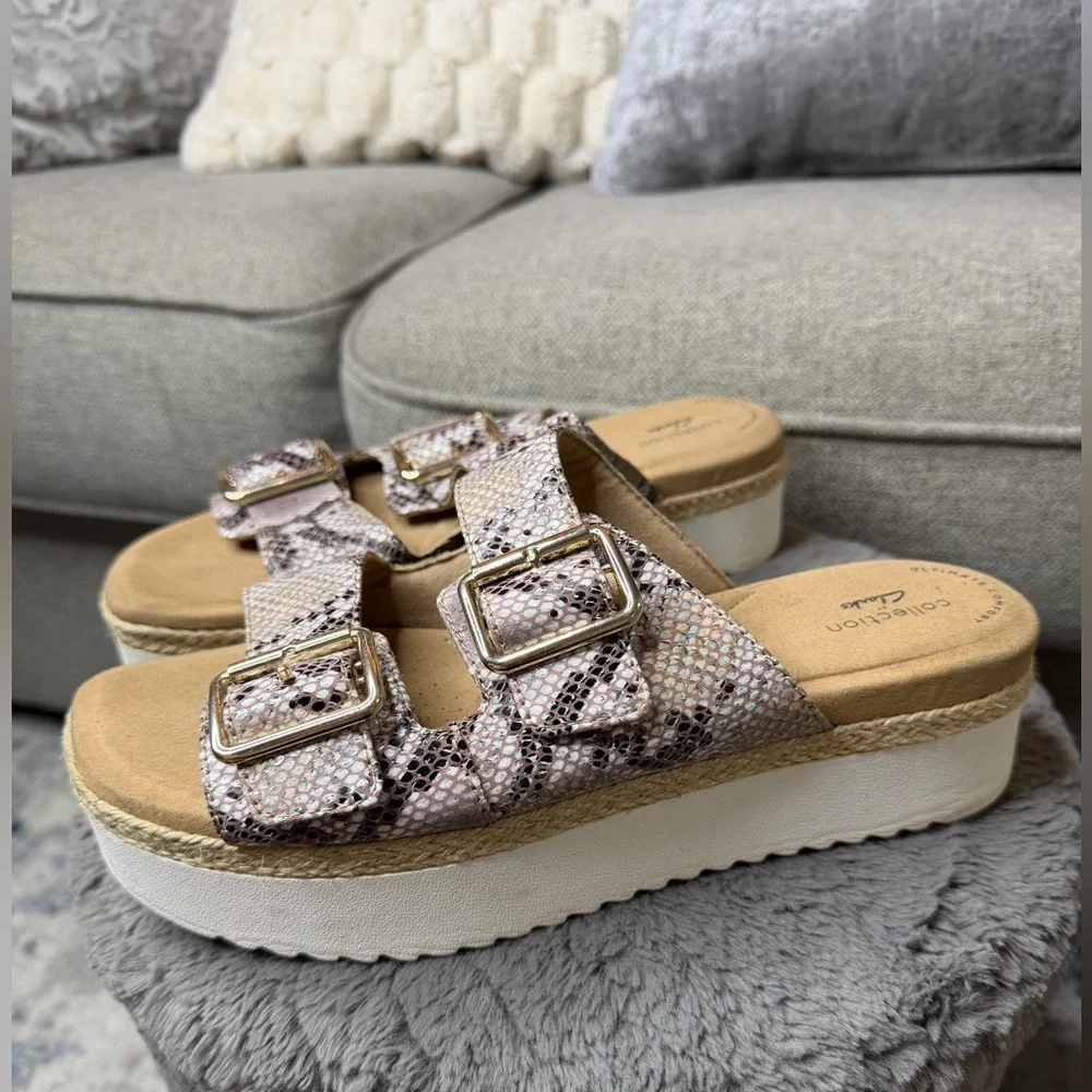 Clarks Collection Pink Snakeskin Double Buckle Platform Comfort Slides Size 8.5✨